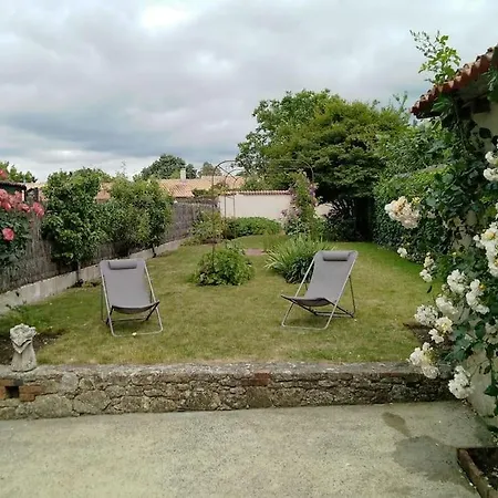 Semesterbostad Ardelay Et Son Jardin, 10 Min Du Grand Parc Les Herbiers